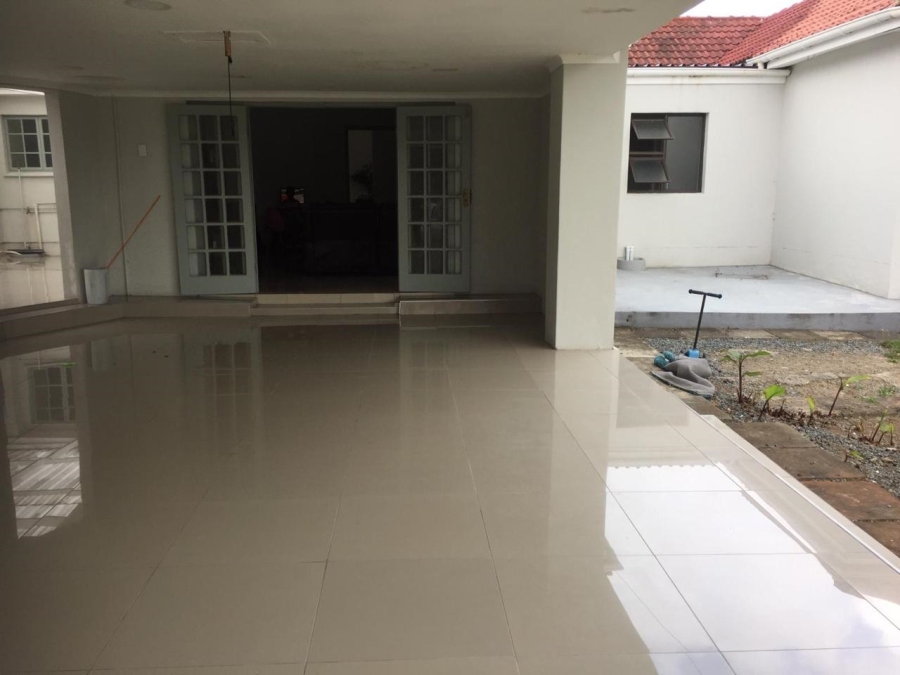 To Let 4 Bedroom Property for Rent in Beacon Bay Eastern Cape